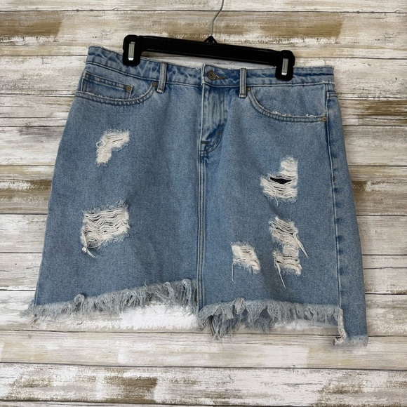 Cult of Individuality Women’s Distressed Crop Mini Jean Skirt size 30 - Picture 1 of 7